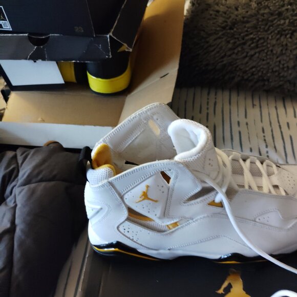 Jordan Brand new True Flight Sneakers - Picture 3 of 3